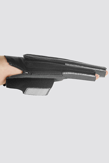 JuzoPro Digitus Xtec 4th product image Orthosis is easily put on