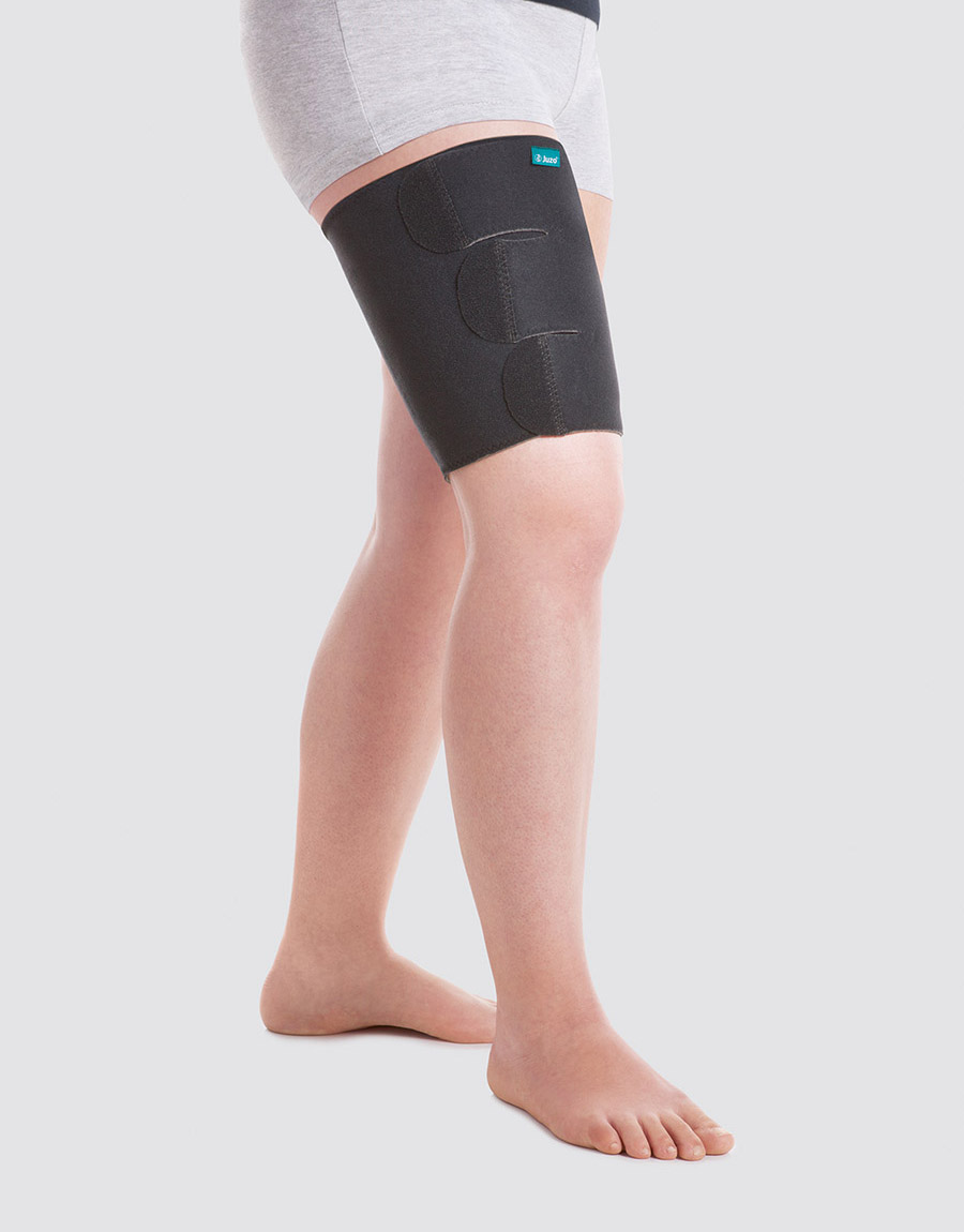 A person is wearing the Juzo ACS Light thigh segment A person is wearing the Juzo ACS Light thigh segment