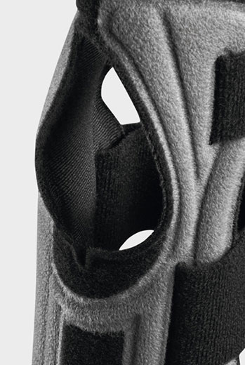 JuzoPro Manu Xtec Palmar comfortable thumb adjustment Comfortable thumb adjustment