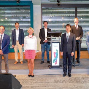 v. l.: Andrea Eichhorn, Prof. Dr. med. Peter L. Stollwerk, Dr. med. Najib Jawadi, Dr. med. Barbara Netopil, Dr. med. David Benjamin Christel, Assoc.-Prof. PD Dr. med. Chieh-Han John Tzou, Prof. Dr. med. Markus Stücker, Prof. Dr. med. Christian Ure, Dr. med. Olaf Deling